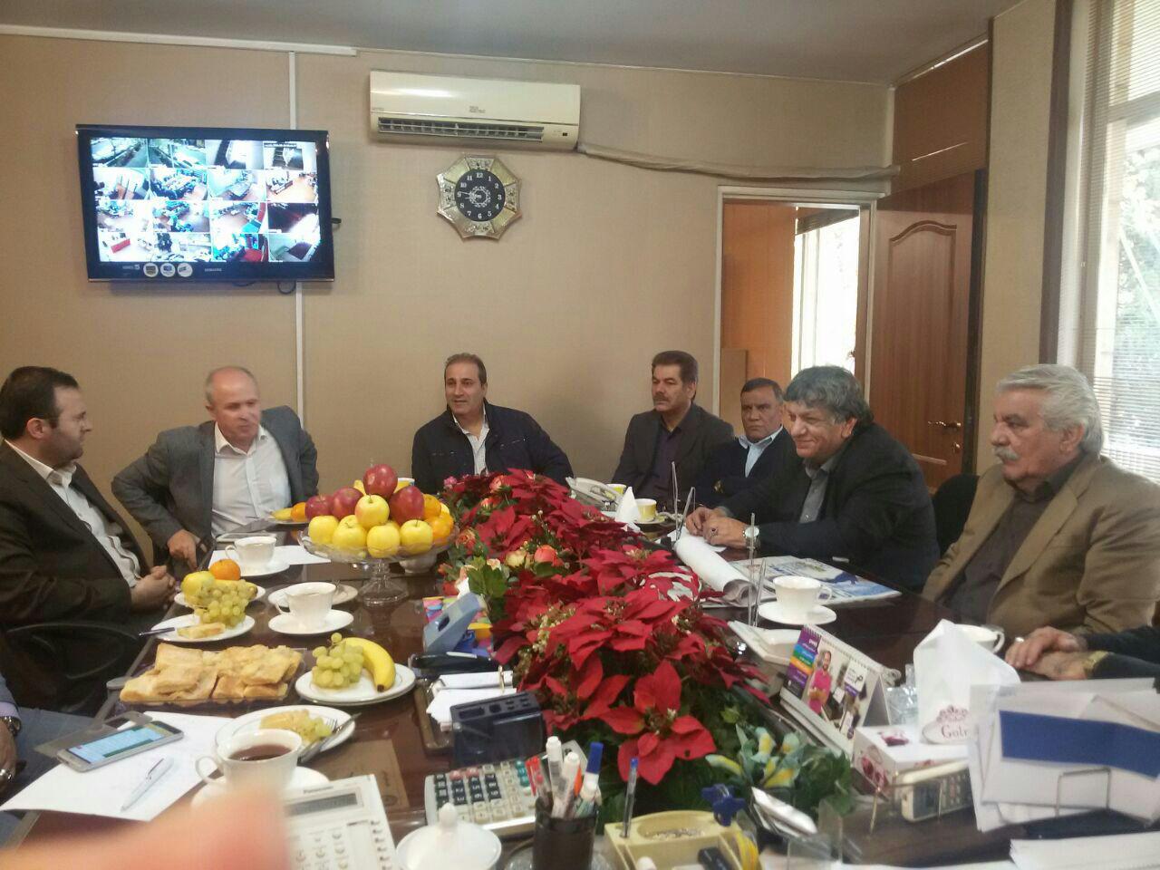 جلسه مشترک اتحادیه صنف دارندگان نمایشگاهها وفروشندگان خودروتهران با نماینده مجلس شورای اسلامی