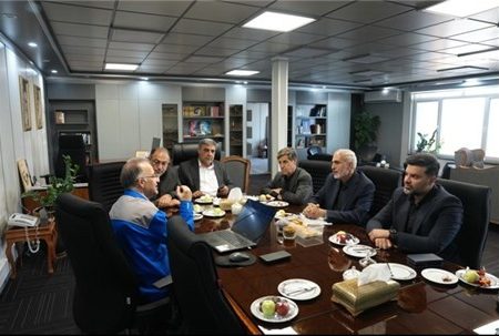 بازدید نمایندگان مجلس از ایران‌خودرو؛ روایت نزدیک از واقعیت‌های تولید